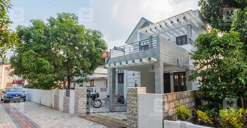 pravasi-house-thrisur-side-view pravasi-house-thrisur-side-view