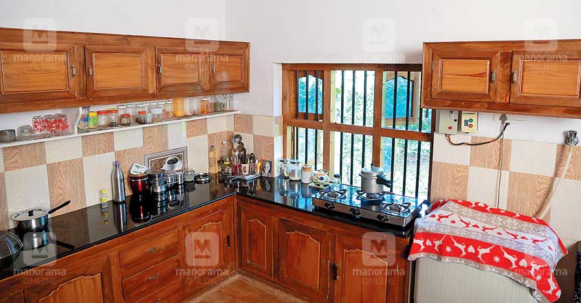 18-lakh-cool-home-palakkad-kitchen 18-lakh-cool-home-palakkad-kitchen