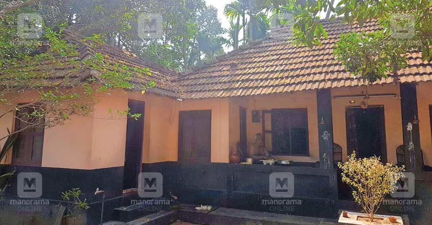 50-year-old-tharavadu-photo 50-year-old-tharavadu-photo