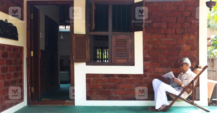 10-lakh-home-thrissur-sitout 10-lakh-home-thrissur-sitout
