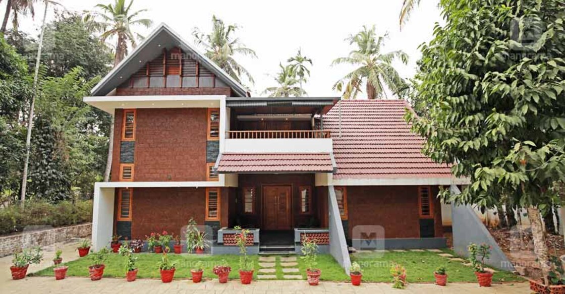 traditional-shornur-home