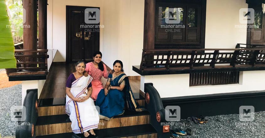 penvveedu-family penvveedu-family