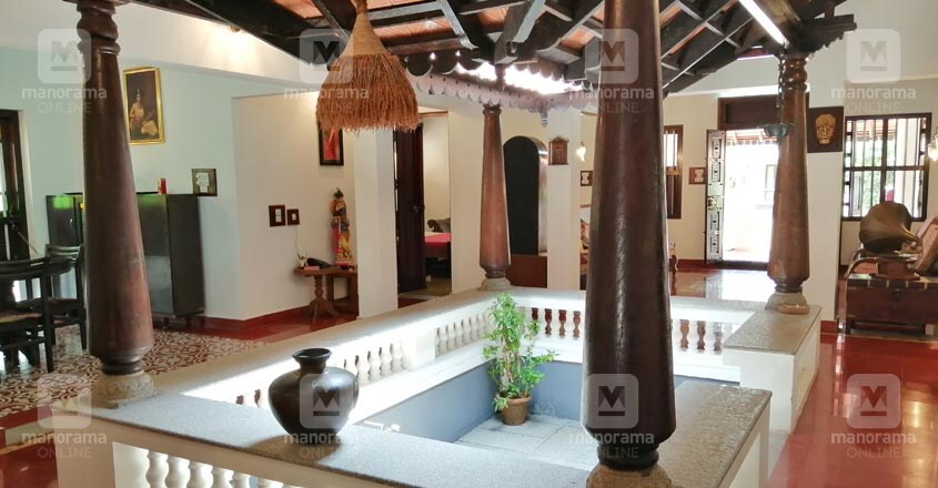 traditional-thrissur-nalukett-courtyard traditional-thrissur-nalukett-courtyard