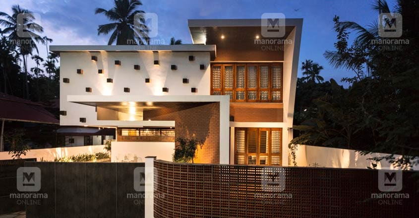 7-cent-thrissur-home-night 7-cent-thrissur-home-night