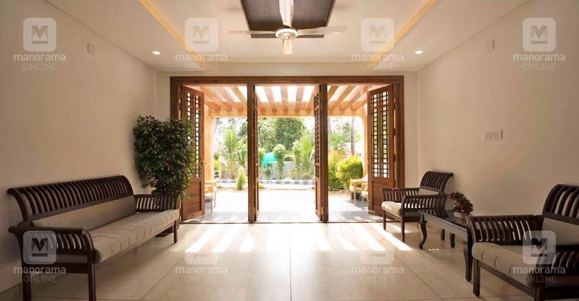 luxury-house-kaduthuruthy-patio luxury-house-kaduthuruthy-patio