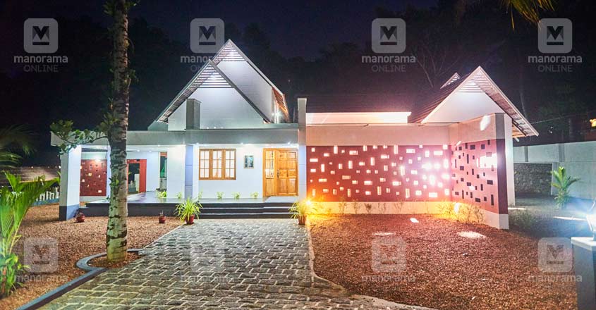 nri-house-paruthumpara-night nri-house-paruthumpara-night