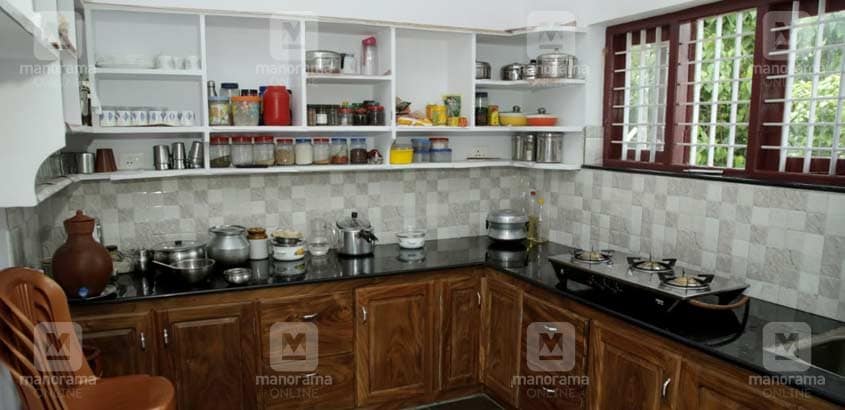 14-lakh-house-chalakudi-kitchen 14-lakh-house-chalakudi-kitchen