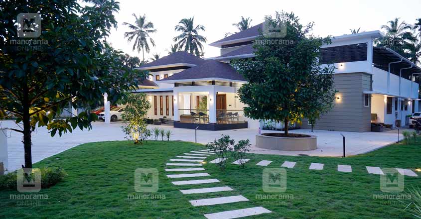 koduvally-luxury-home-landscape koduvally-luxury-home-landscape
