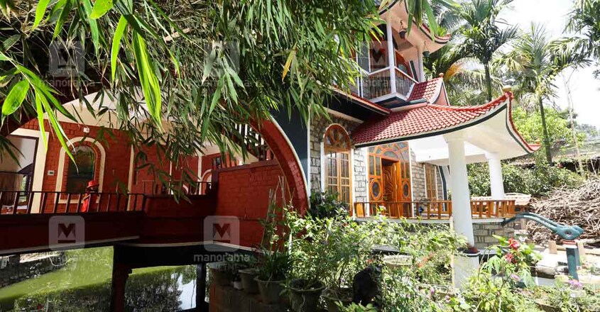pond-bamboo-house-view pond-bamboo-house-view