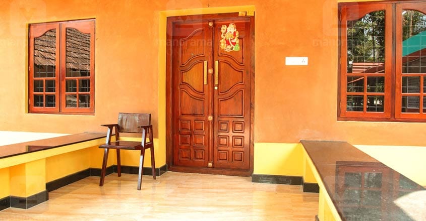 traditioanl-renovation-thrissur-sitout traditioanl-renovation-thrissur-sitout