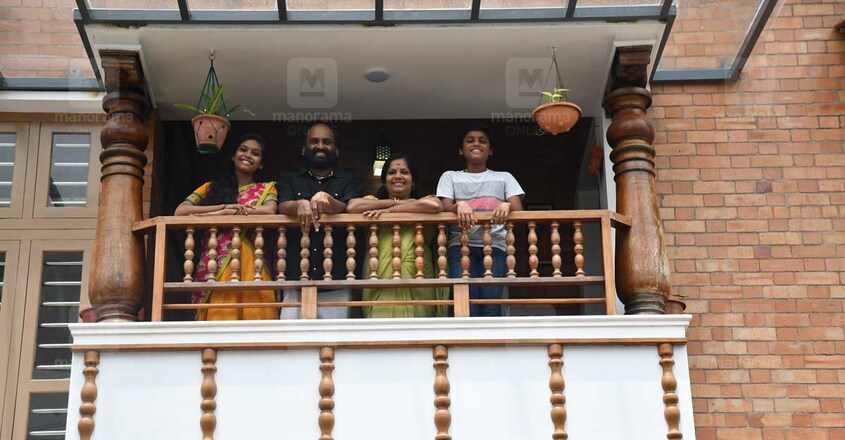 4-cent-house-chittur-family 4-cent-house-chittur-family