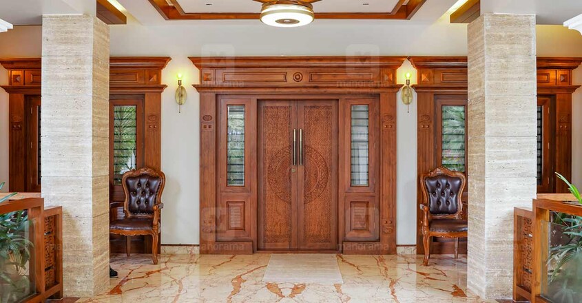 colonial-home-door colonial-home-door