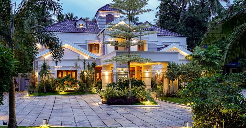 colonial-home-night colonial-home-night