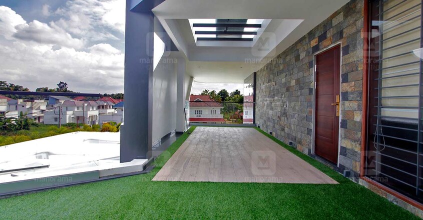 aluva-rare-house-balcony aluva-rare-house-balcony
