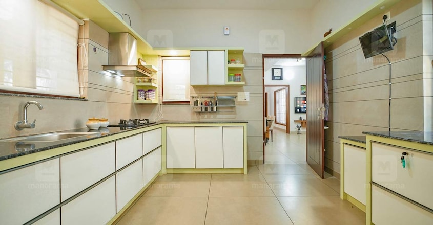 kerala-home-perambra-kitchen kerala-home-perambra-kitchen