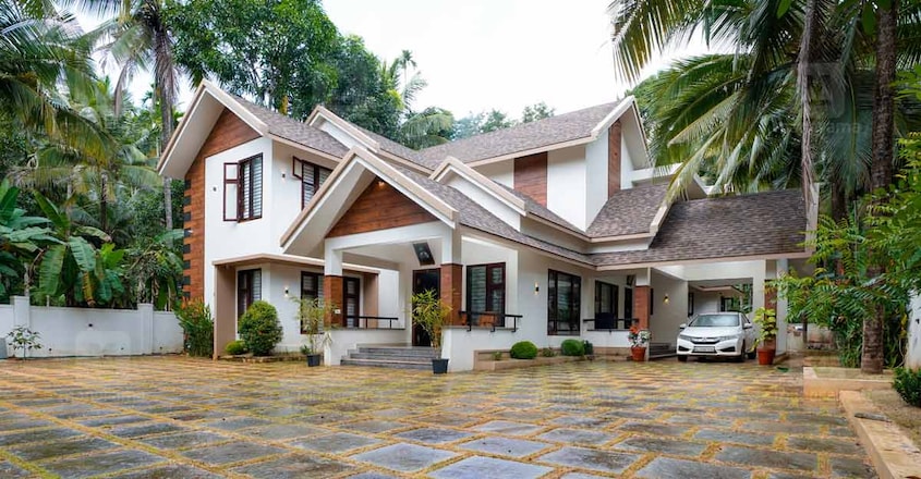 kerala-home-perambra-yard kerala-home-perambra-yard