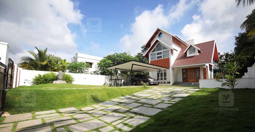 palakkad-colonial-house-yard palakkad-colonial-house-yard