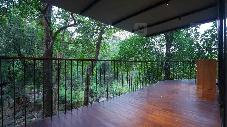18-lakh-house-nilambur-balcony 18-lakh-house-nilambur-balcony