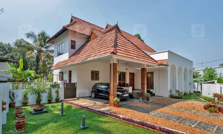 traditional-home-vytila-lawn traditional-home-vytila-lawn