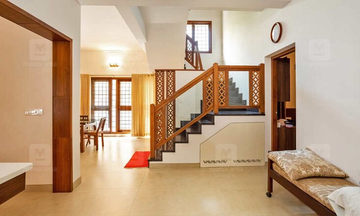 traditional-home-vytila-stair traditional-home-vytila-stair