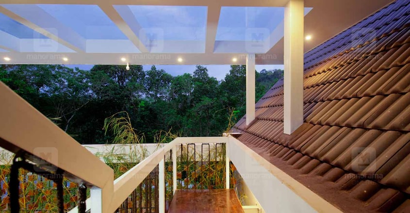 cute-house-balcony cute-house-balcony