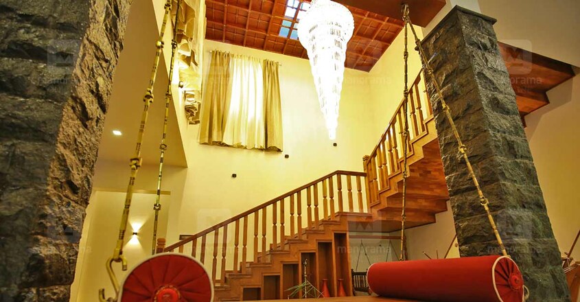 firos-house-punalur-chandlier firos-house-punalur-chandlier
