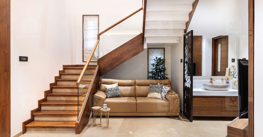 colonial-home-chalapuram-stair colonial-home-chalapuram-stair