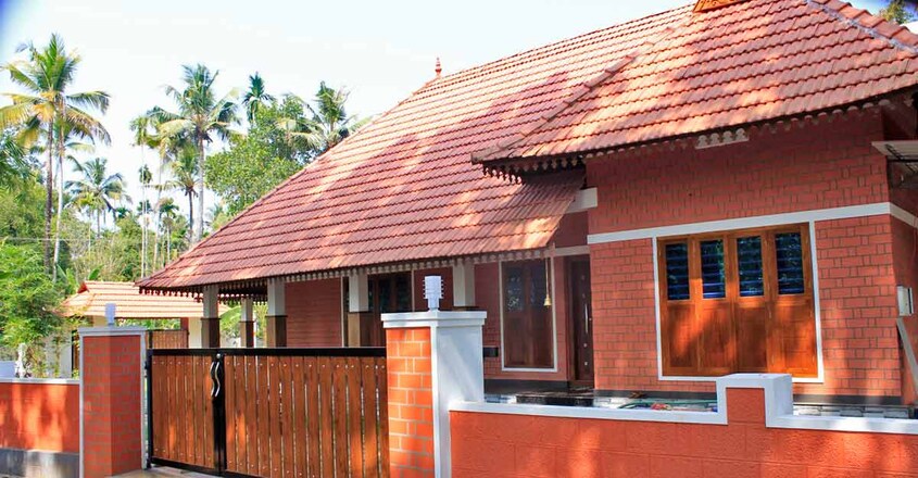 traditional-home-side traditional-home-side