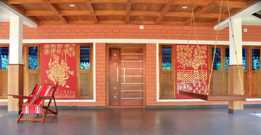 traditional-home-sitout traditional-home-sitout