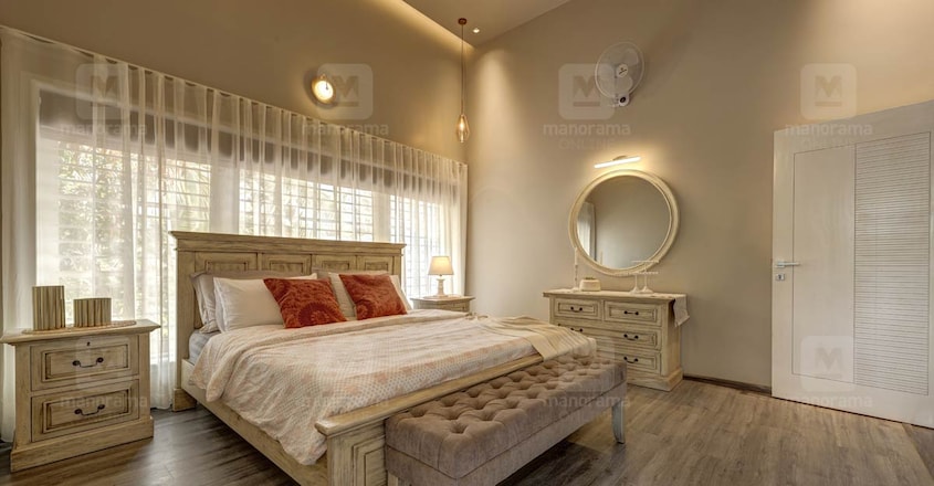 colonial-tirur-bed colonial-tirur-bed