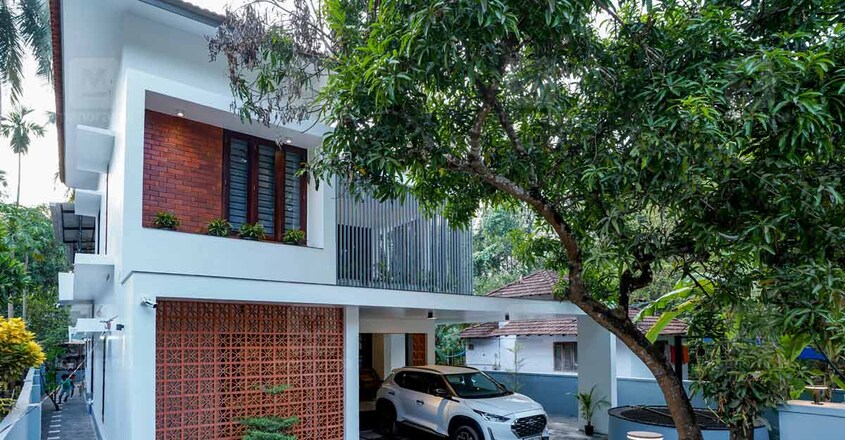 valiyad-house-exterior-view valiyad-house-exterior-view