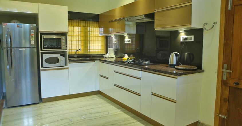 narrow-plot-house-calicut-kitchen narrow-plot-house-calicut-kitchen