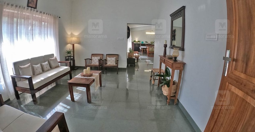 traditional-home-puthupally-living traditional-home-puthupally-living