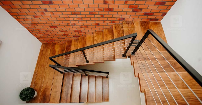 karungappalli-house-stair karungappalli-house-stair