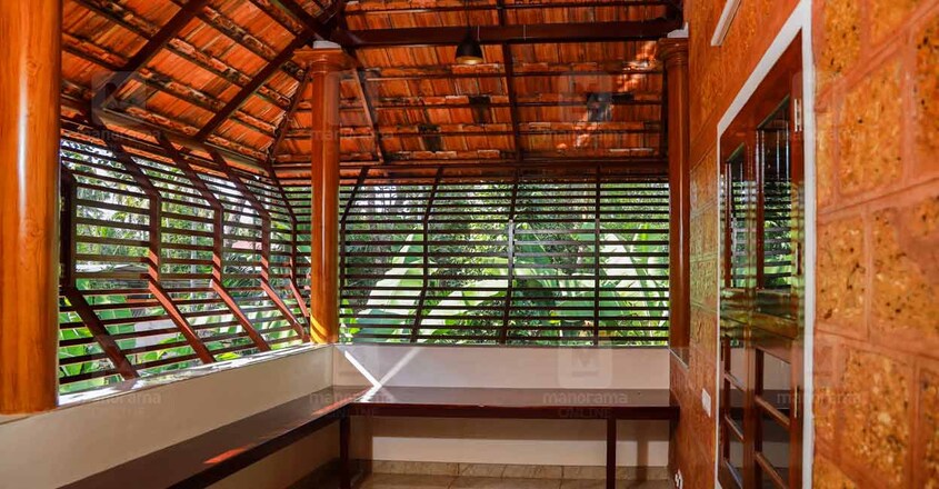 traditional-home-meloor-balcony traditional-home-meloor-balcony