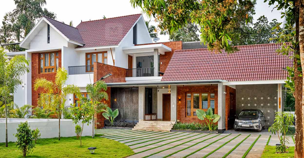 നാട്ടിലെ സ്വപ്നവീട് പൂർത്തിയായി; വീട്ടുകാർ ഇതുവരെ നേരിൽക്കണ്ടിട്ടില്ല ...