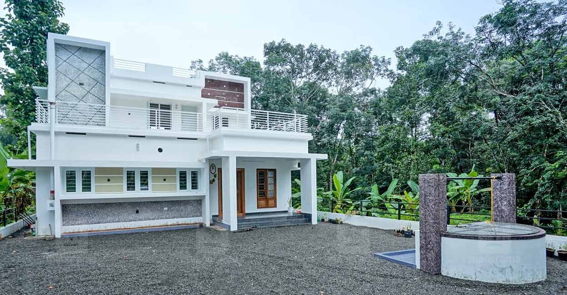 anumon-house-yard anumon-house-yard