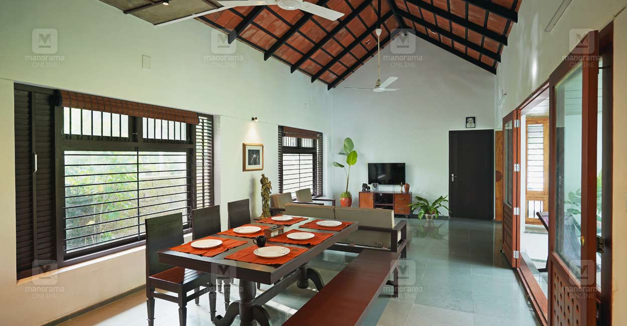 നിറയെ സ്നേഹം: അച്ഛനും അമ്മയ്ക്കും വേണ്ടി ആർക്കിടെക്ടായ മകൻ ഒരുക്കിയ ...