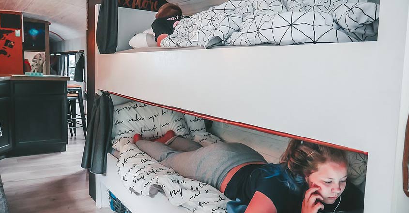home-on-wheels-bed home-on-wheels-bed