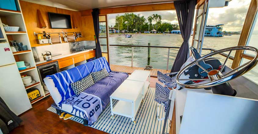 floating-house-interior floating-house-interior
