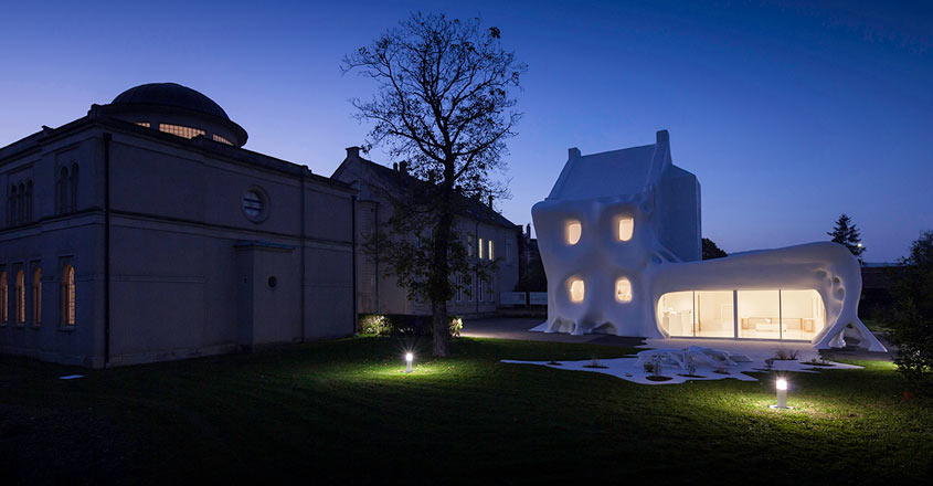 ghost-house-france-night ghost-house-france-night