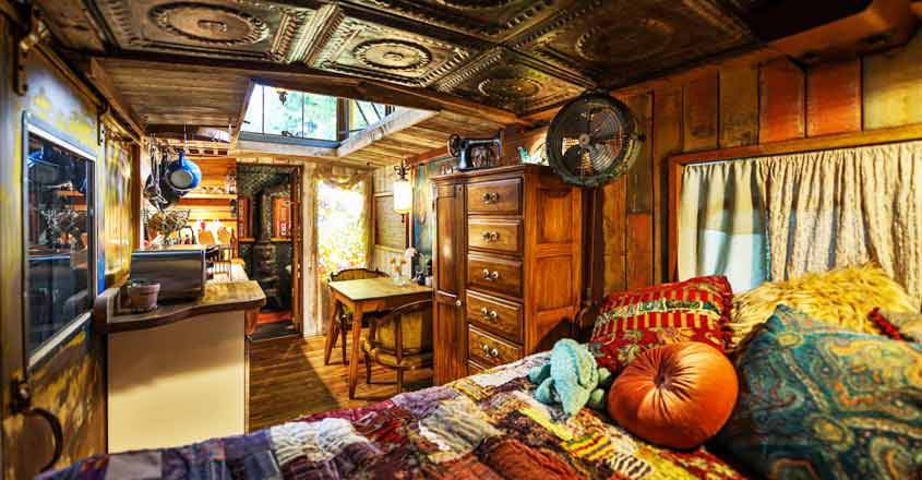 train-cabin-converted-bed train-cabin-converted-bed