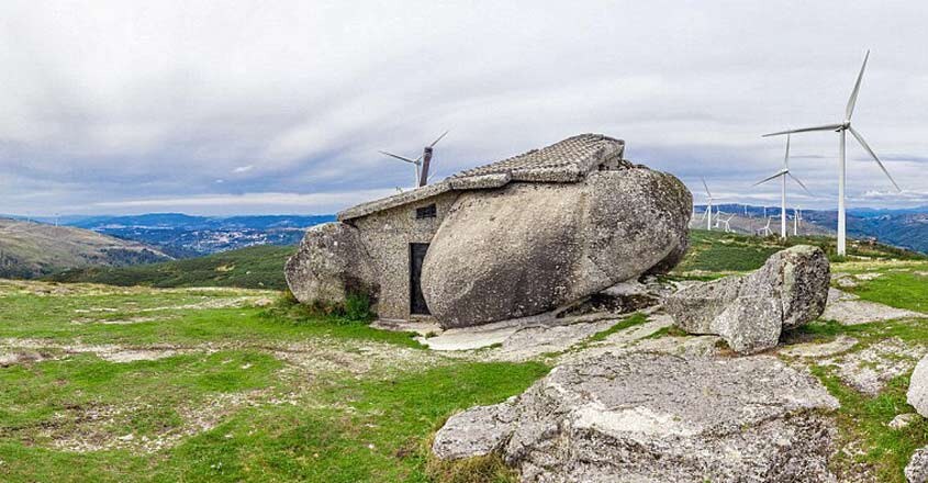 Flintstones-house-long-view Flintstones-house-long-view