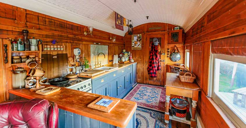 train-house-kitchen train-house-kitchen