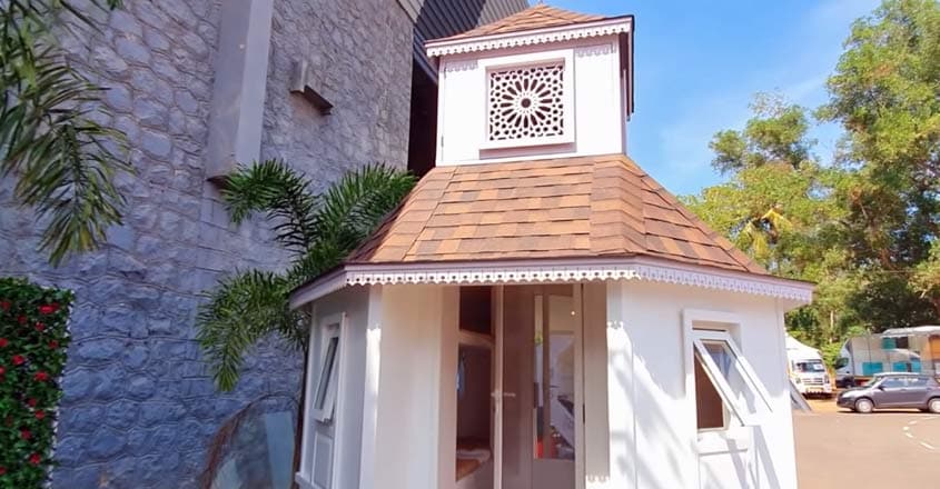 tiny-house-exterior tiny-house-exterior