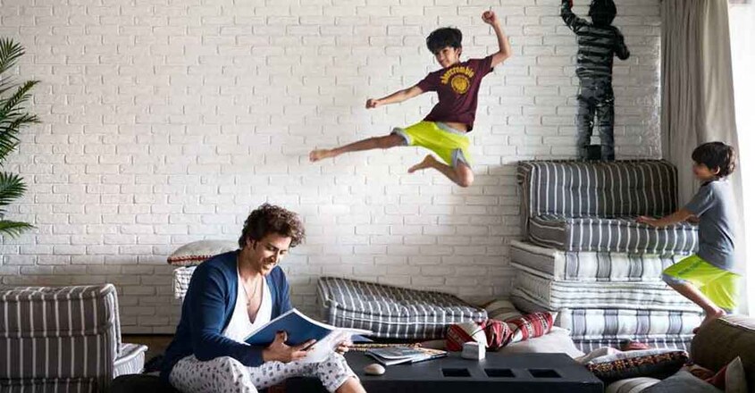 Hrithik-Roshan-at-home2 Hrithik-Roshan-at-home2