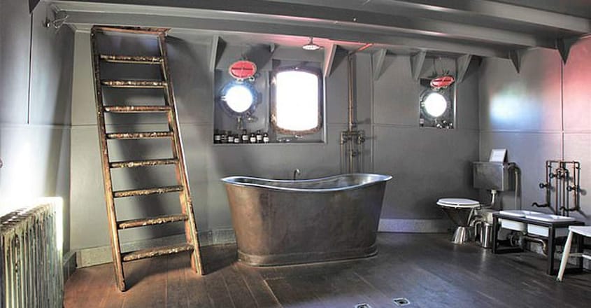 boat-house-bath boat-house-bath