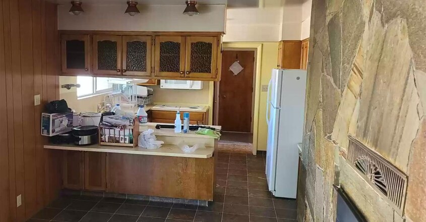 murder-home-kitchen