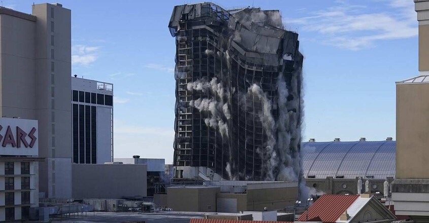 trump-plaza-implode trump-plaza-implode