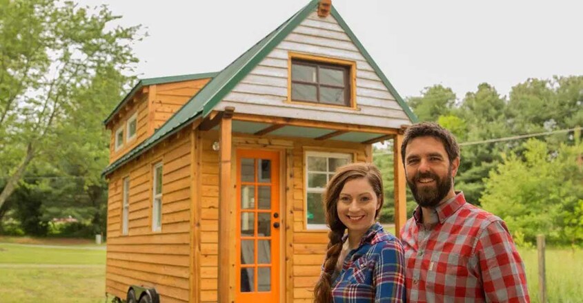house-on-wheels-family-photo house-on-wheels-family-photo